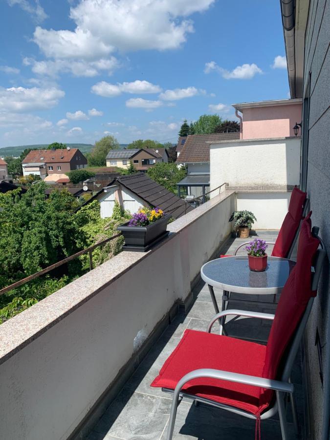 Moderne Ferienwohnung Mit Balkon Im Schoenen Saarland Діллінген Екстер'єр фото
